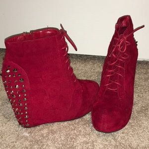 Glaze Red wedge spiked boots Sz 10